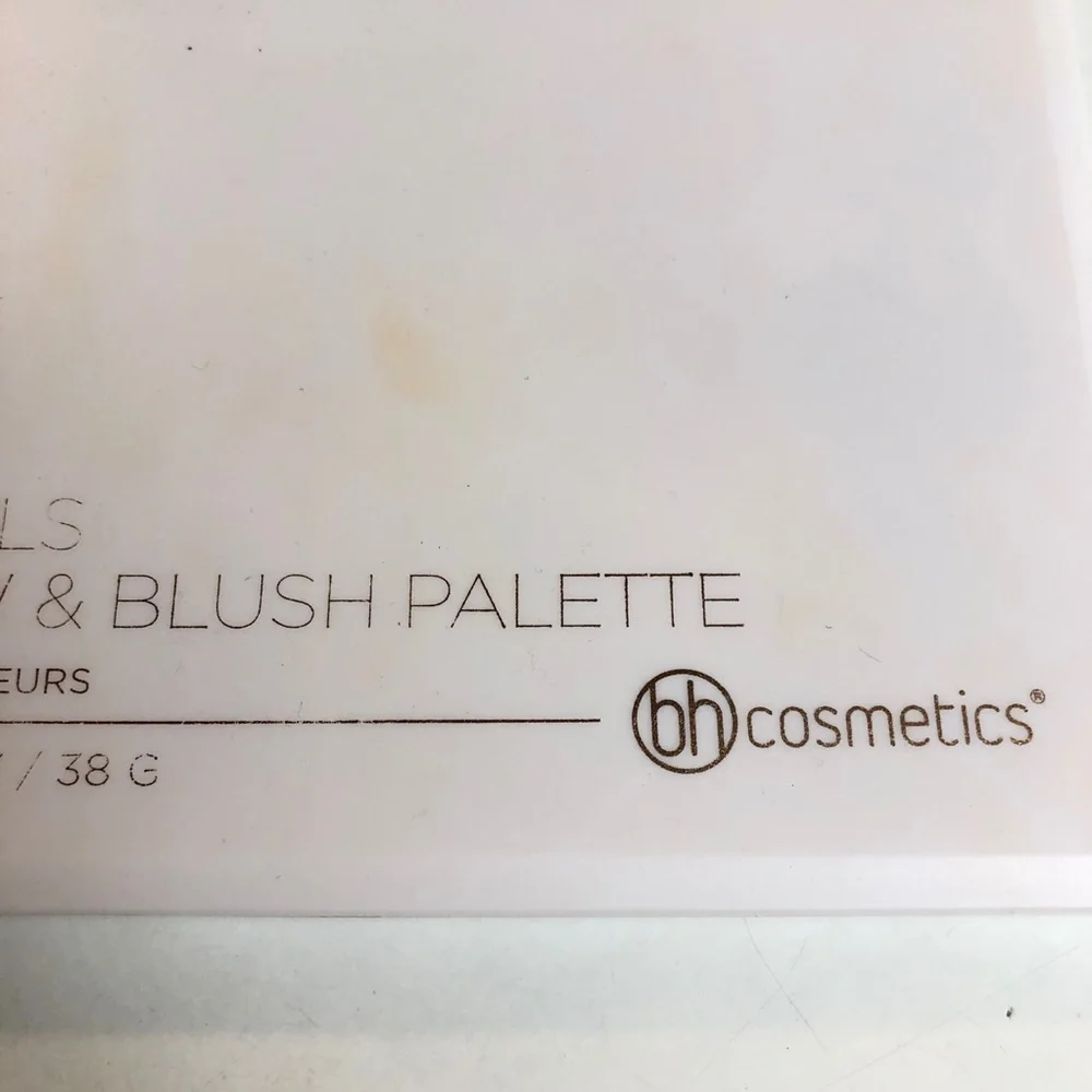 BH Cosmetics Nouveau Neutrals 26 Color Shadow & Blush Palette